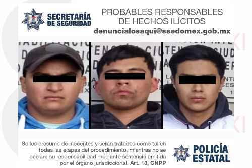 Agarran a tres presuntos ladrones en San Mateo Atenco, poco después de atacar a un transeúnte